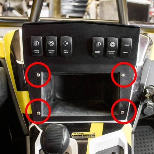 Dash Panel, Yamaha YXZ 1000R Instructions - Figure 2
